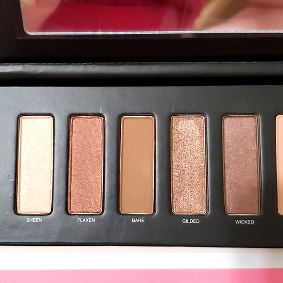 Studio Makeup ease to wear eyeshadow palette - Picture 3 of 4